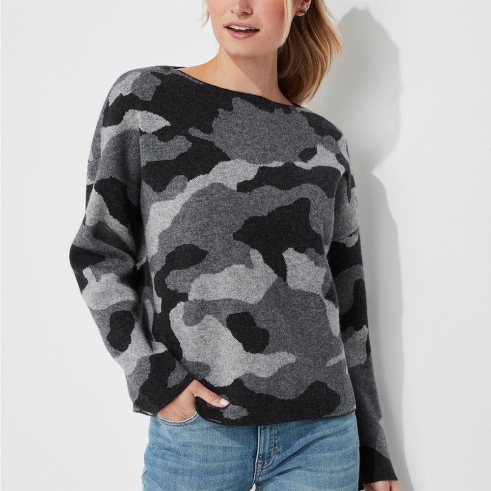 New vineyard vines gray camo sweater small